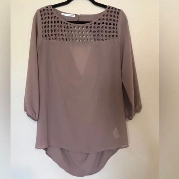 Maurice’s plus mauve crotched cutout drape back top size 2 (20/22) - Picture 3 of 6